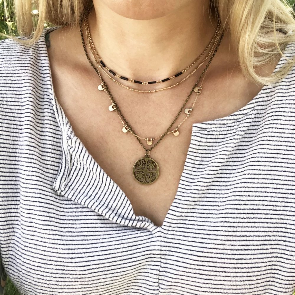 1 Single Medallion Necklace